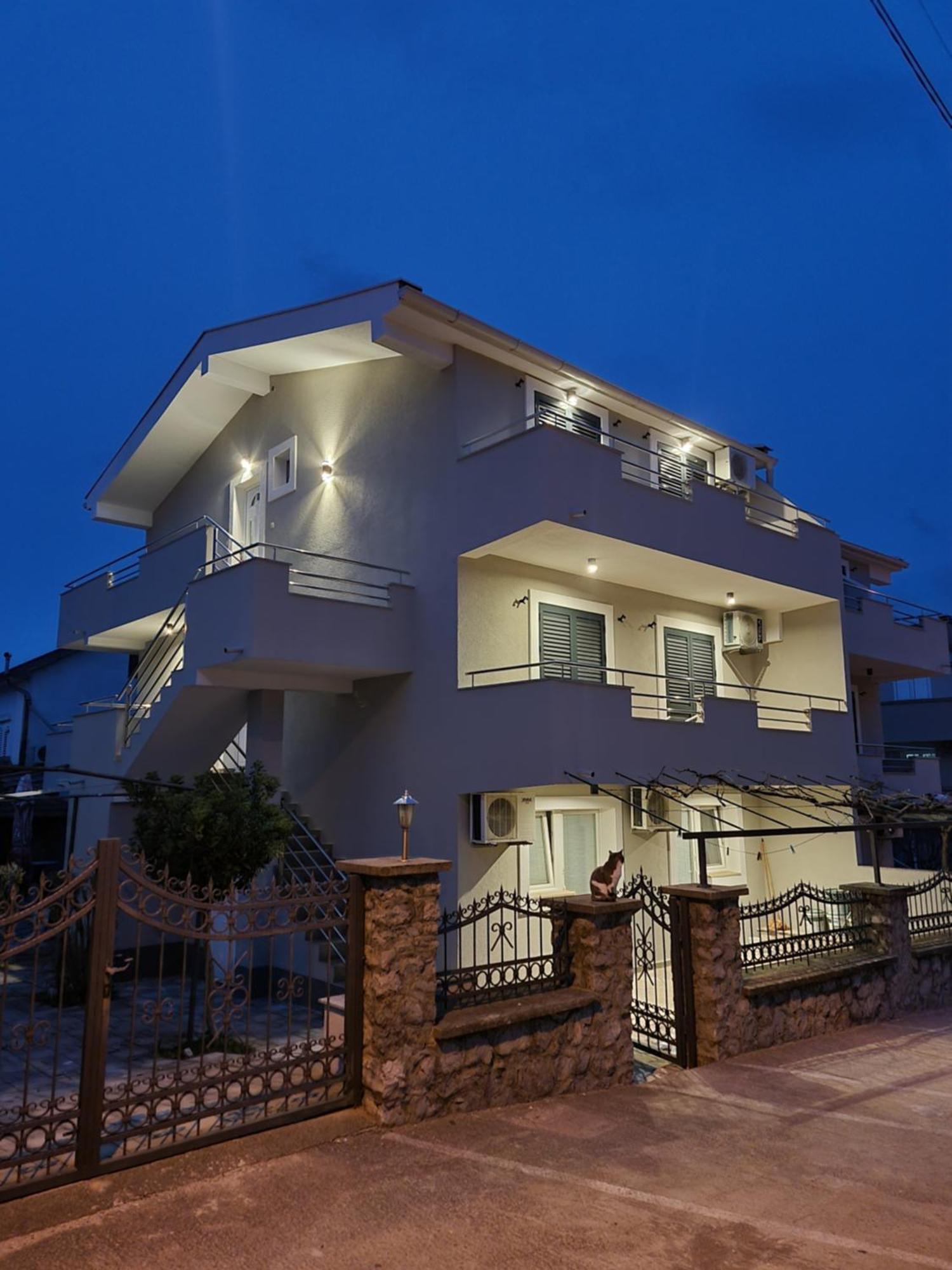 Apartments Vranes Τίβατ Εξωτερικό φωτογραφία